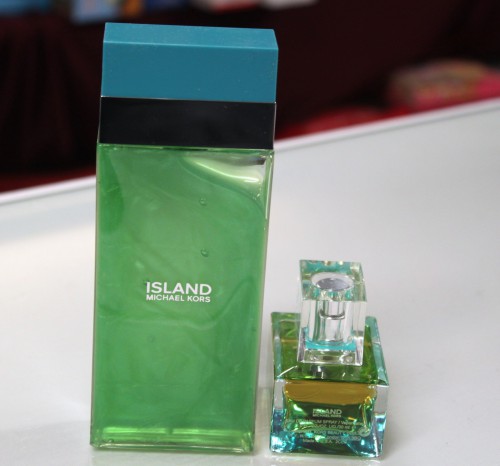 Island by Michael Kors 2PCs Women Set, 1.0 oz + 5.0 Shower Gel, Hard to find