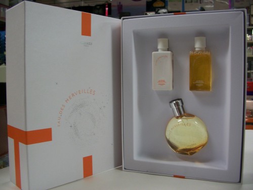 EAU DES MERVEILLES 1.6 FL.OZ + 1.35 FL.OZ BODY LOTION + SHOWER GEL, Hard 2 Find