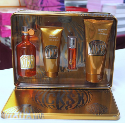 CURVE KICKS by Liz Claiborne 4pcs Set for WOMEN 3.4 FL.OZ / 100 ML EAU DE TOILET