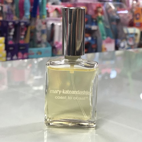 mary-kate and ashley London Beat - Red Berry Vanilla 0.5 fl.oz / 15 ml EDT Spray