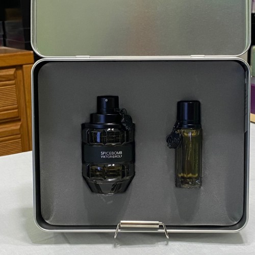 Spicebomb by Viktor & Rolf 2 Bottles men Set, 3.04 + 0.68 oz eau de Toilette Spray